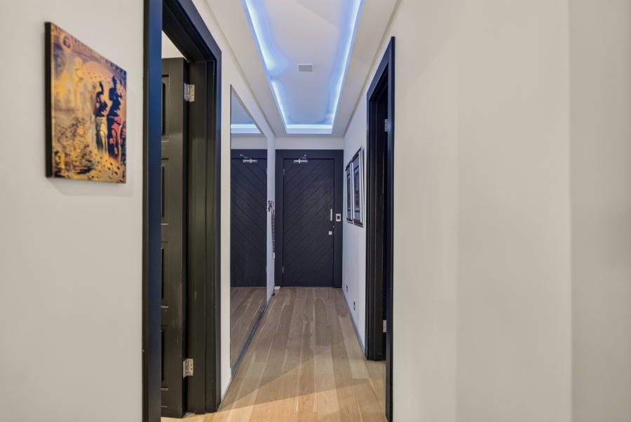 To Let 2 Bedroom Property for Rent in Green Point Western Cape